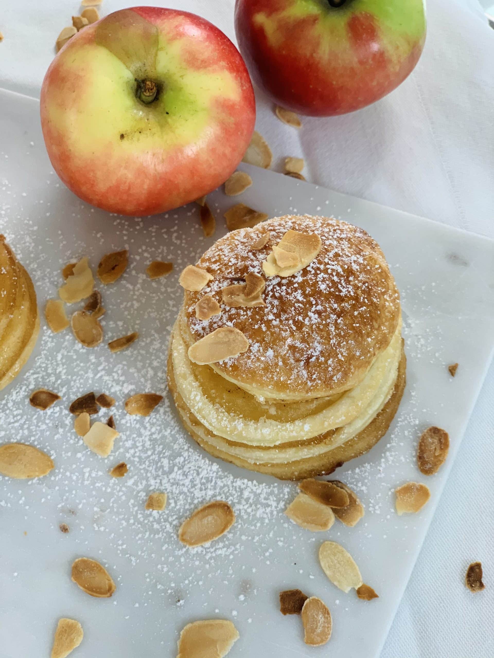 Recette : Millefeuille à l'Ossau Iraty AOP, pâte de coing, cèleri et pomme  verte - Émilien - Le fromage pour passion