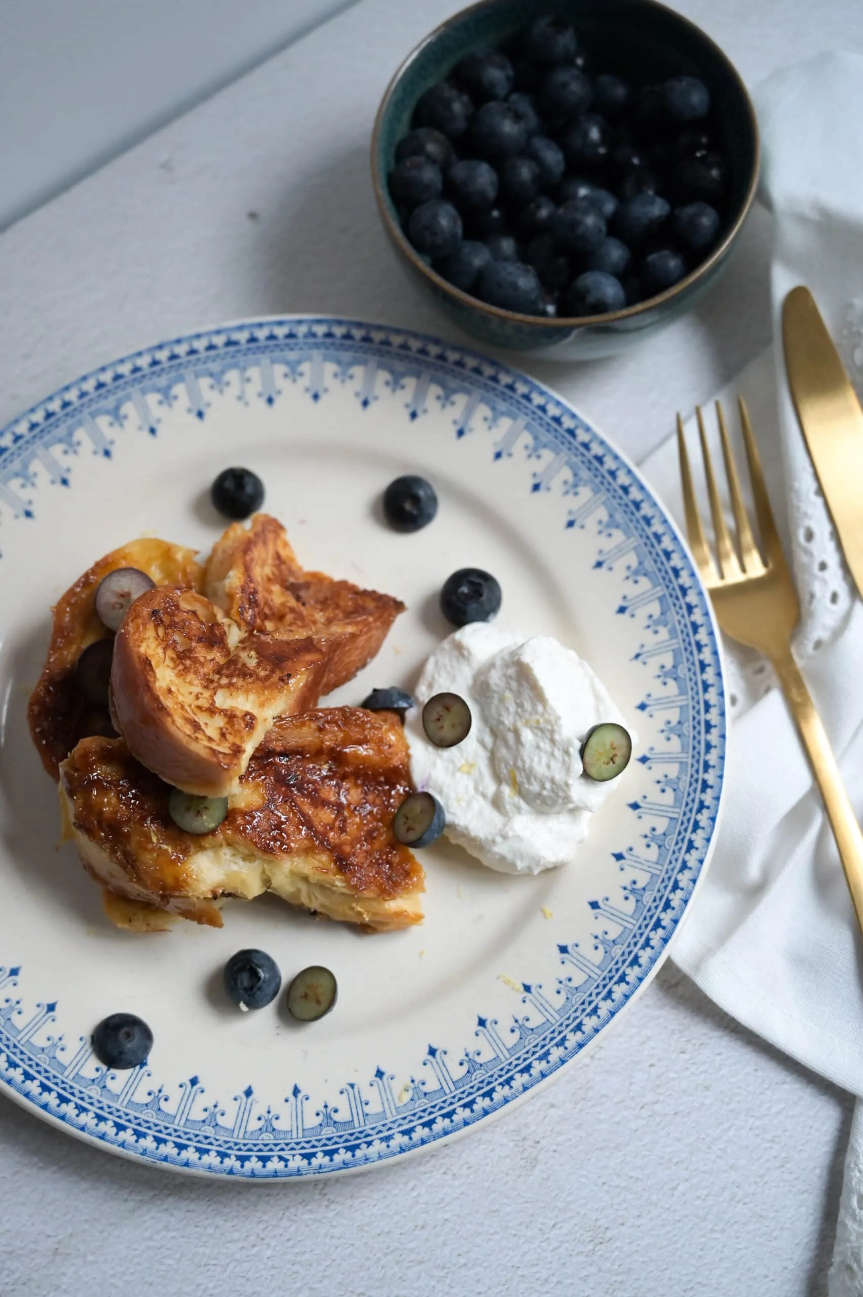 French toasts ricotta citron et myrtilles