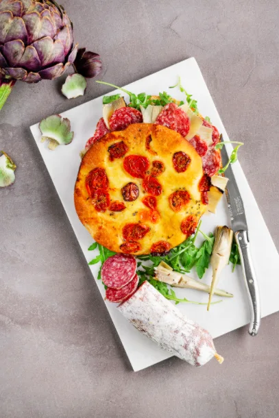 Focaccia au Salamini Italiani alla Cacciatora AOP, Artichauts, roquette