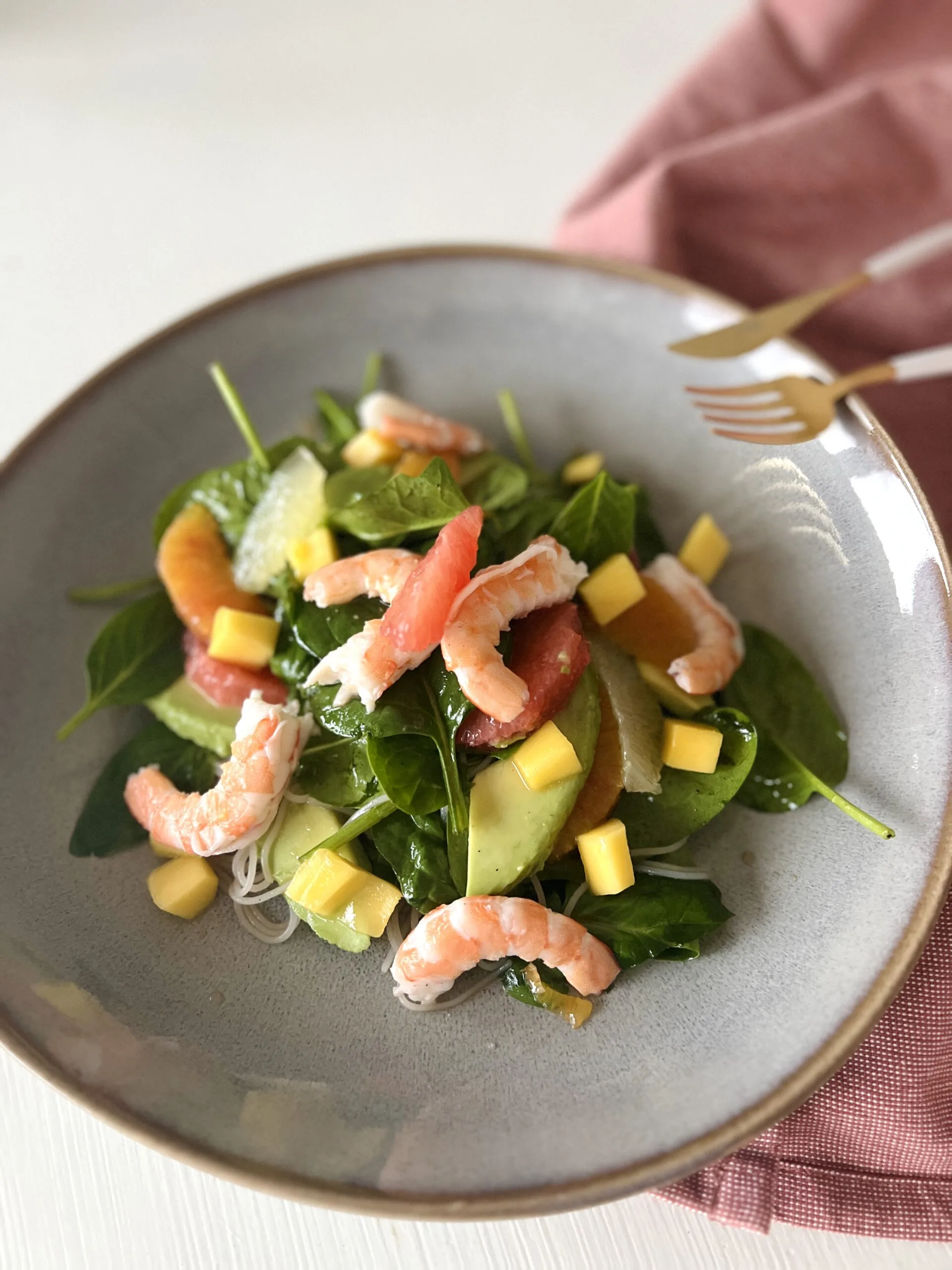 Salade crevettes, avocat et agrumes