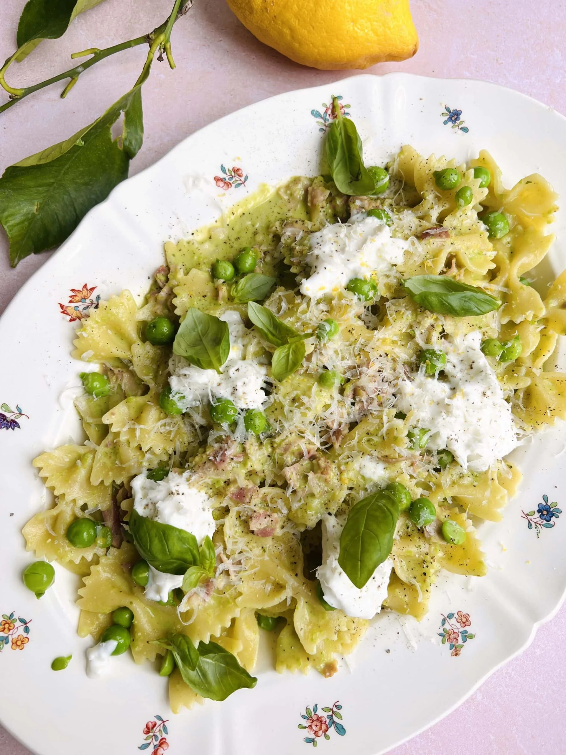 Farfalles pesto de petits pois et pancetta