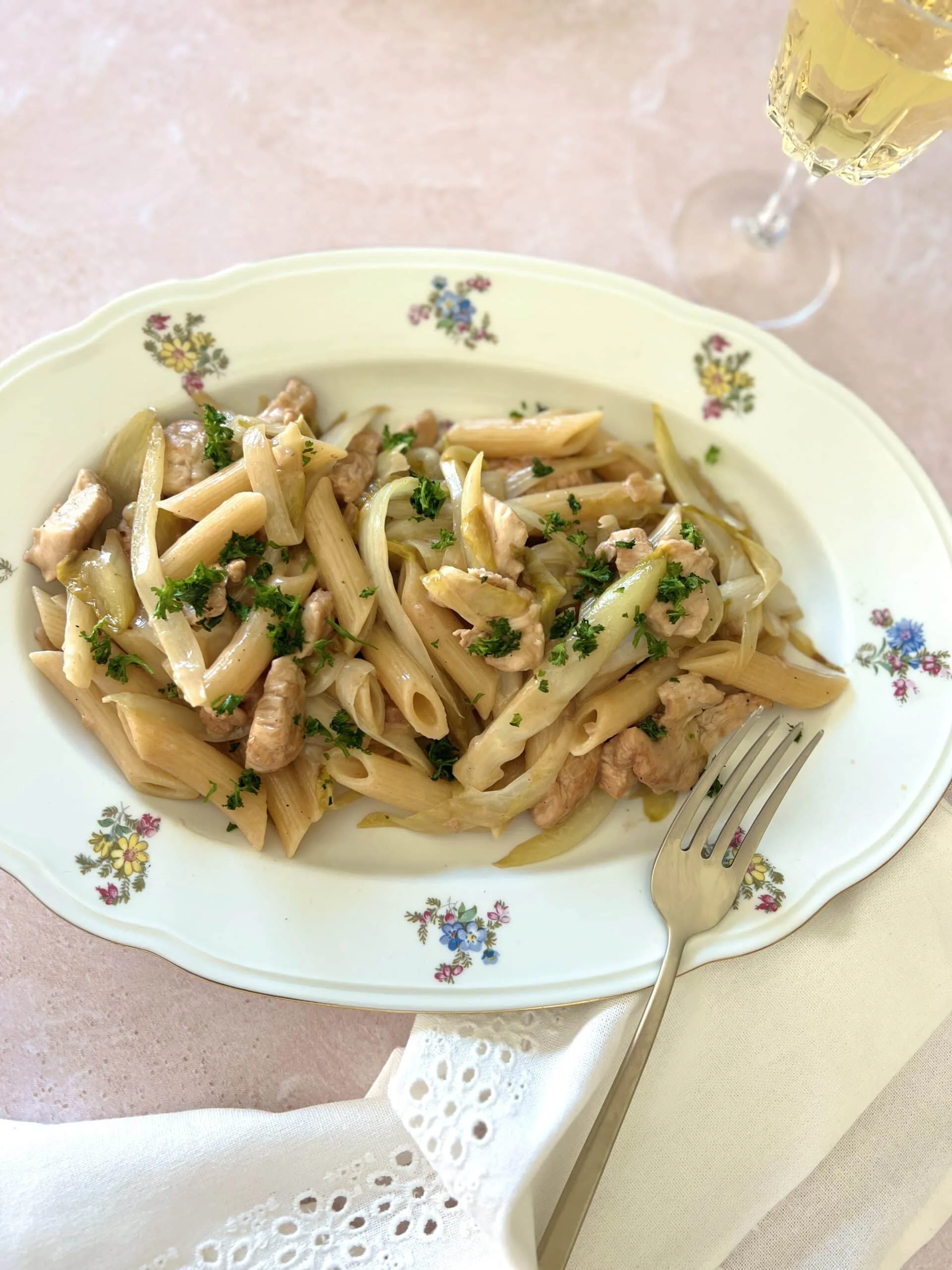 Pennes au poulet, Porto et chicons
