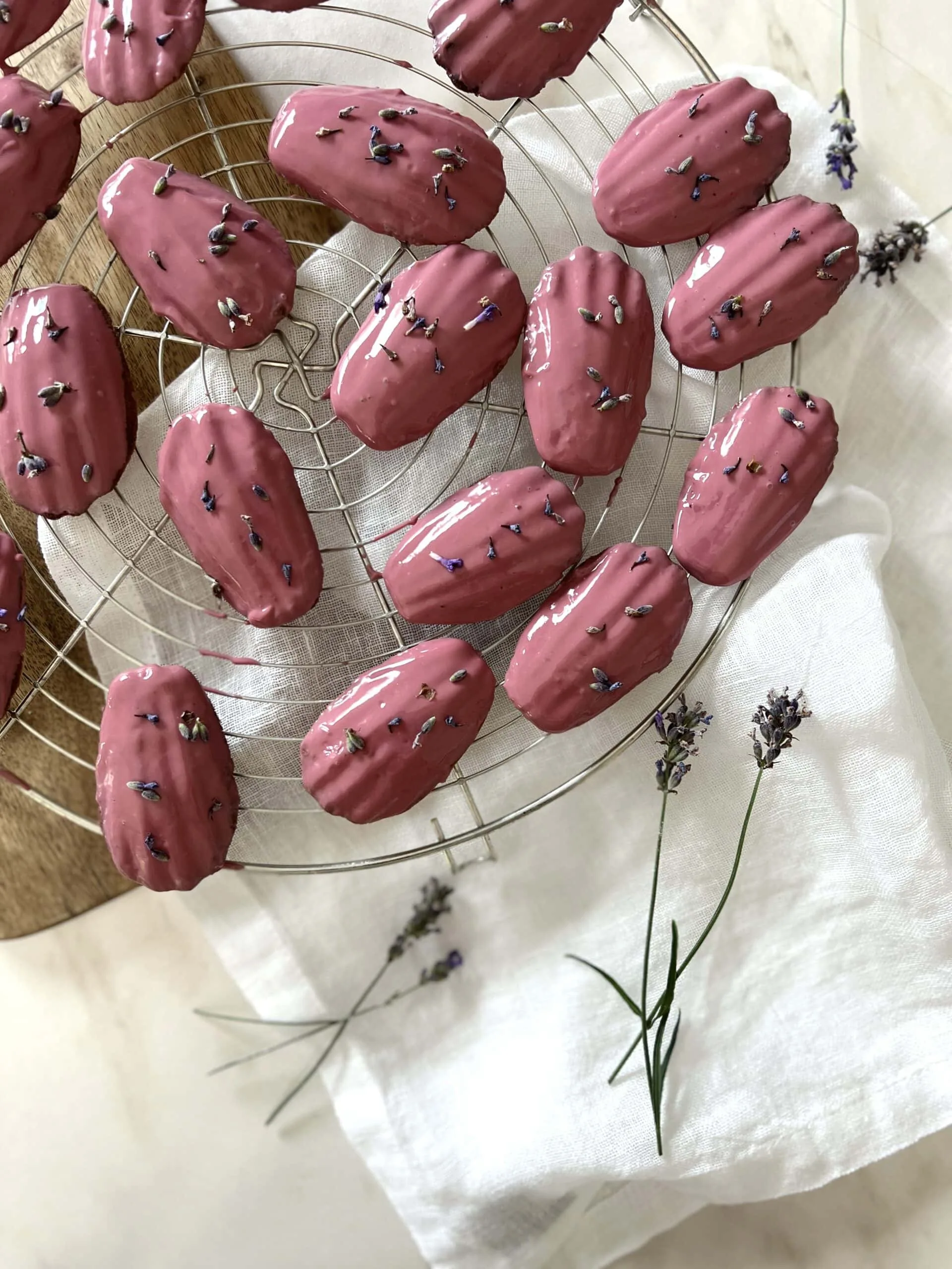 Madeleines au chocolat rose ruby