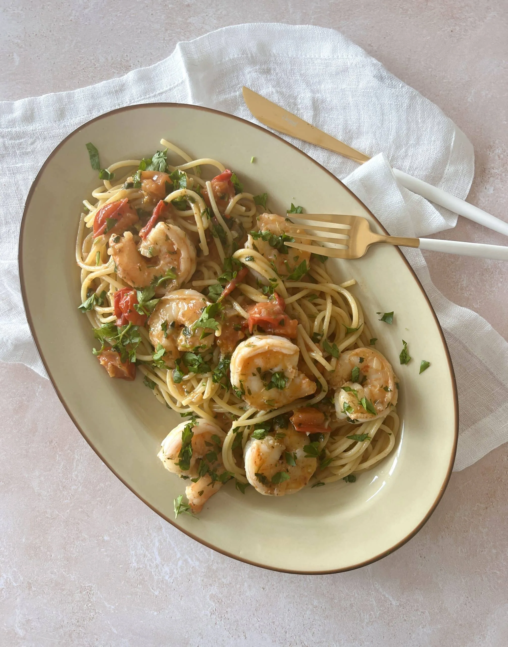 Spaghetti scampi, ail et piment