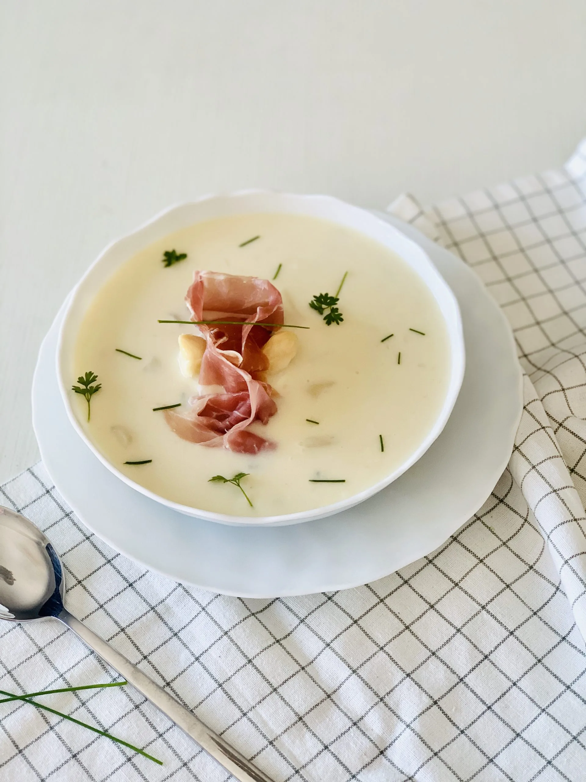 Crème d’asperges blanches et jambon Ganda