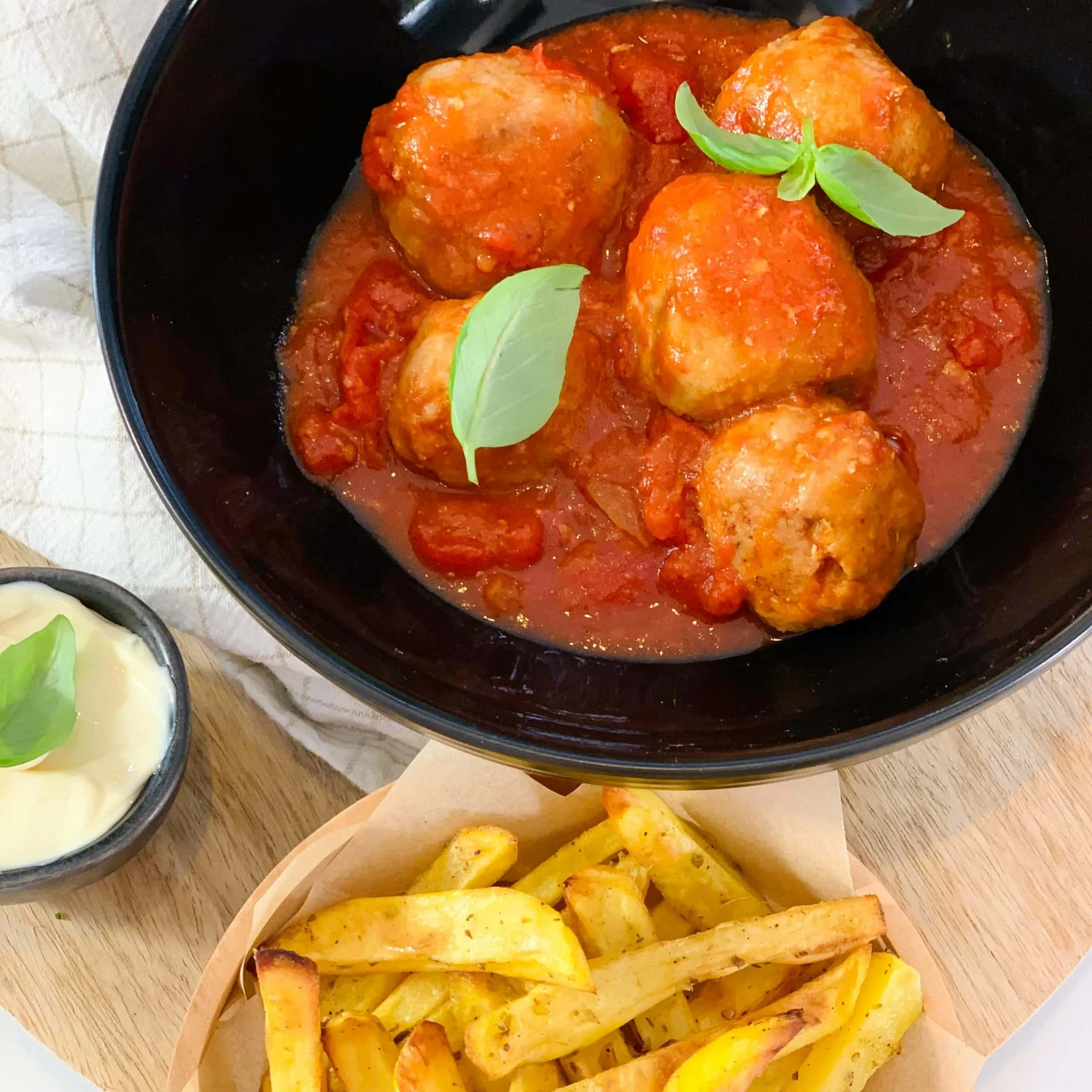 Boulettes sauce tomate et frites