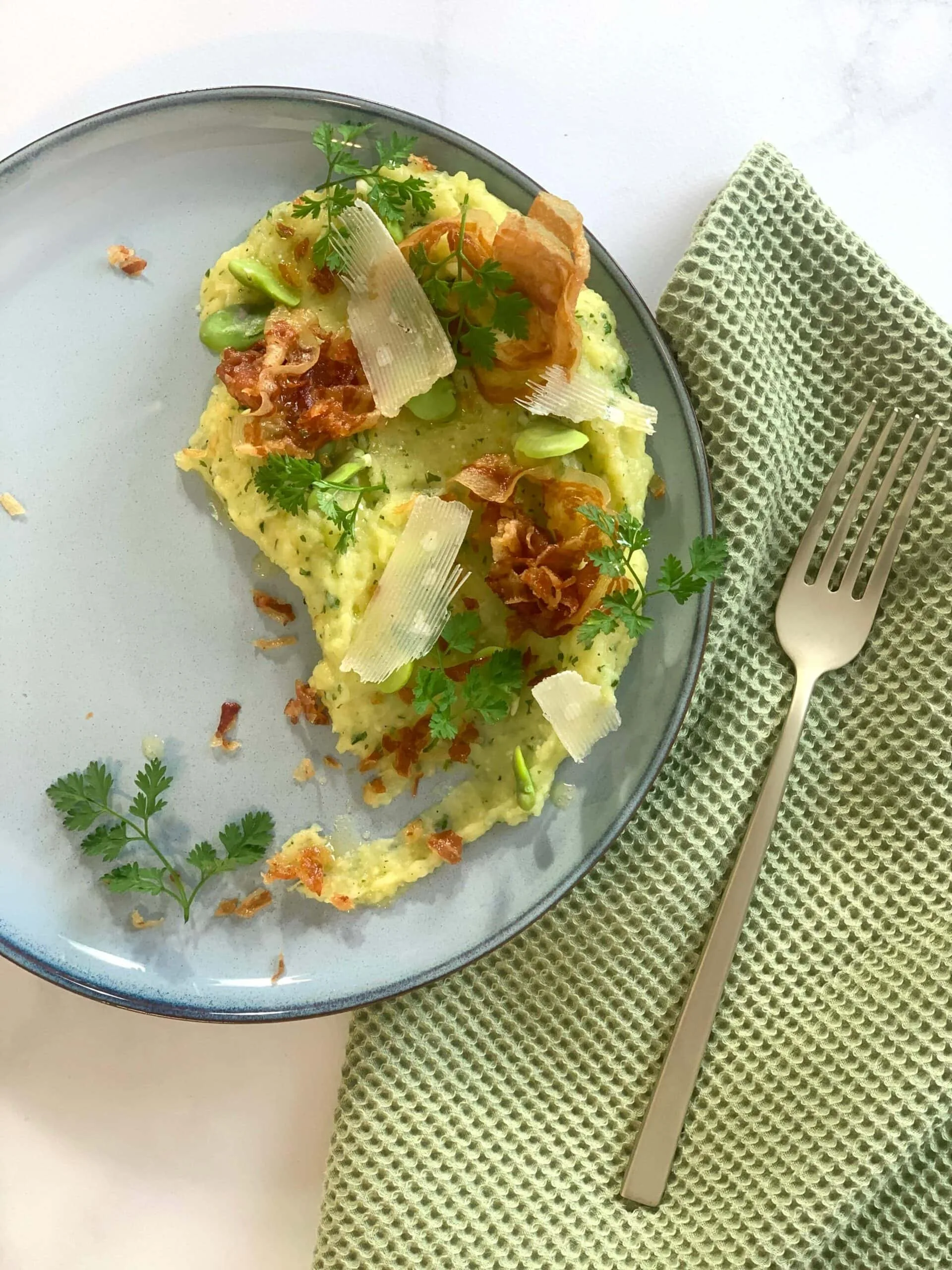 Purée de fèves des marais, cerfeuil et pancetta