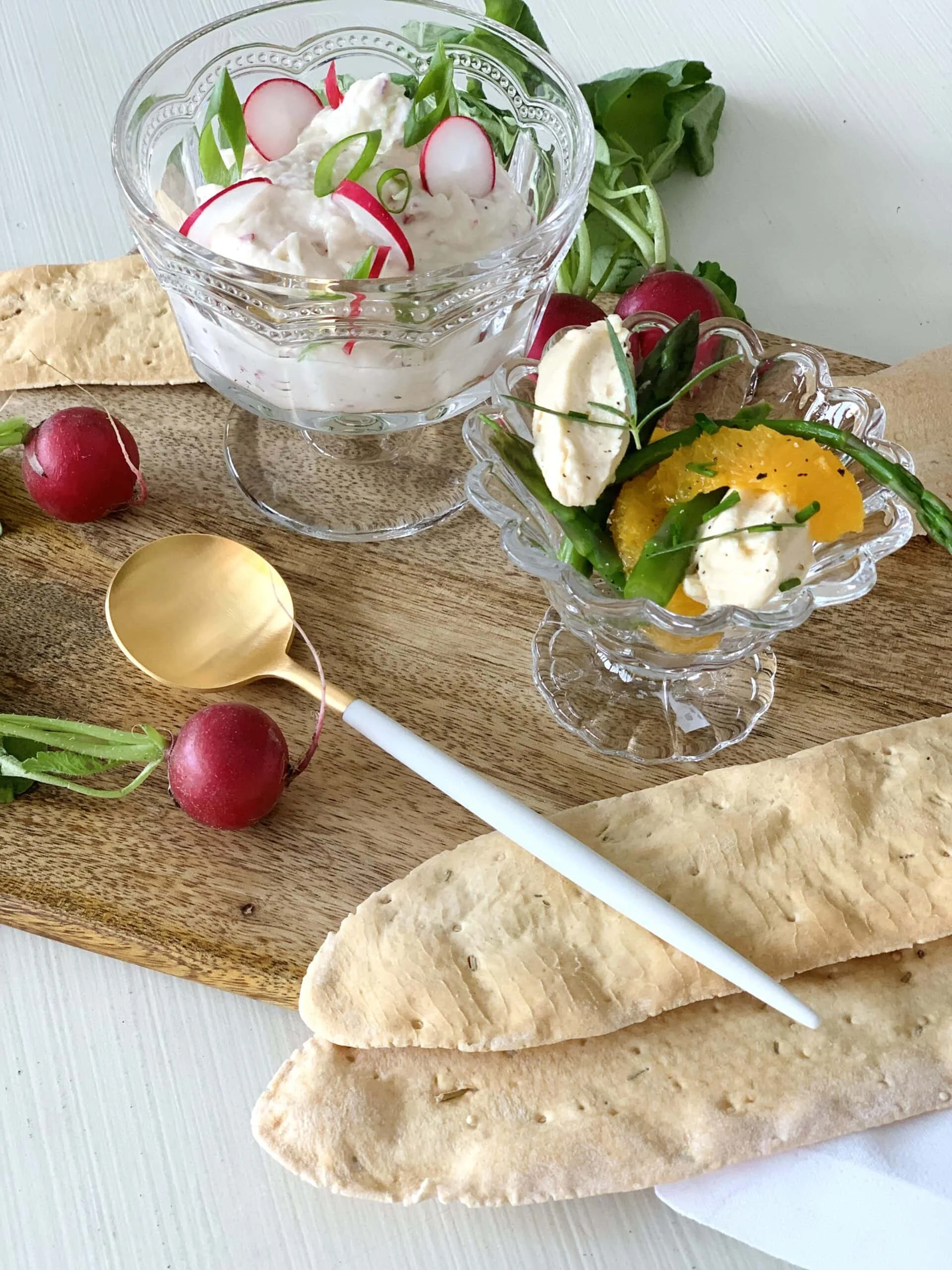 Bols de mousse truite, asperges blanches et agrumes