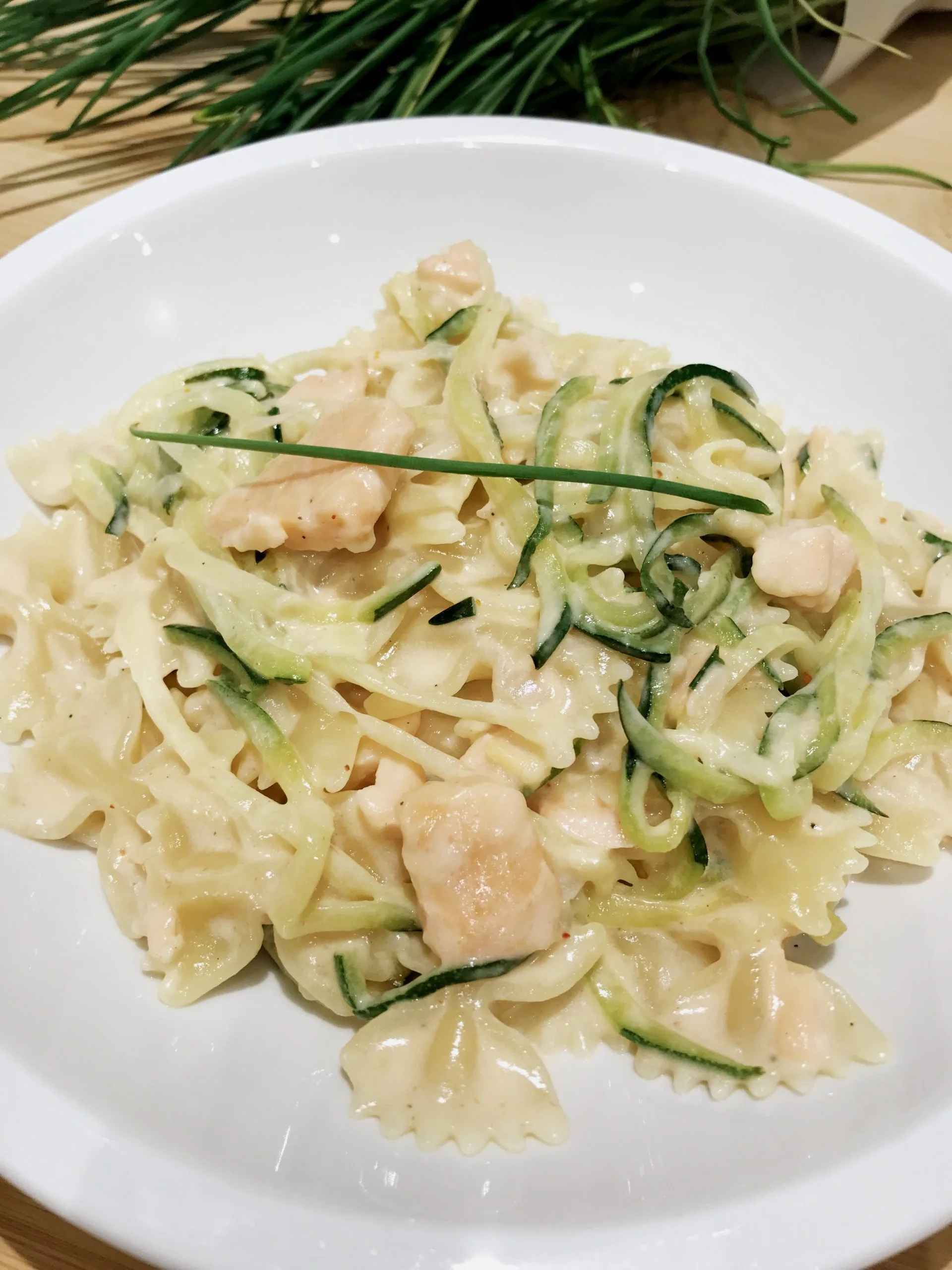 Farfalle saumon fumé et spaghetti de courgette