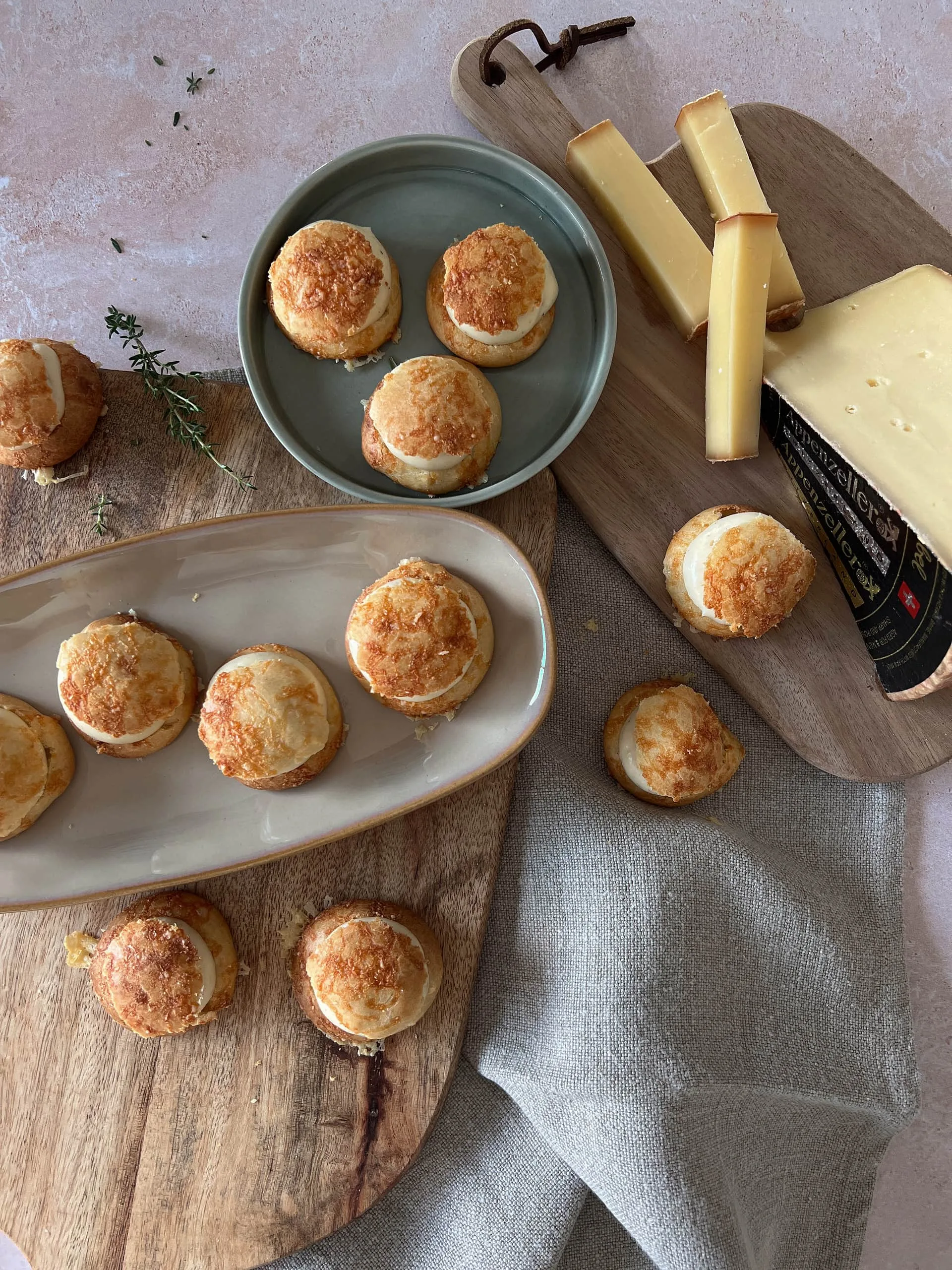 Petits choux farcis avec une sauce à l’Appenzeller®Extra