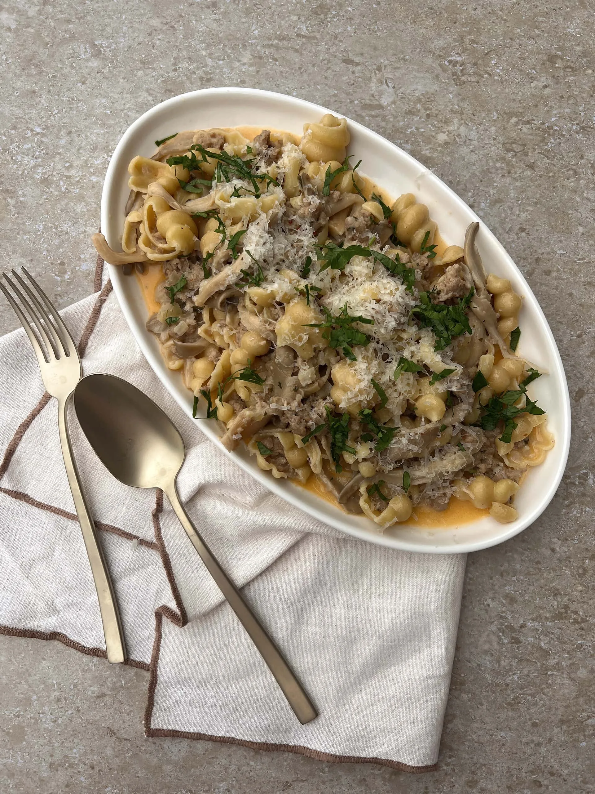 Conchiglie hachis épicé et pleurotes
