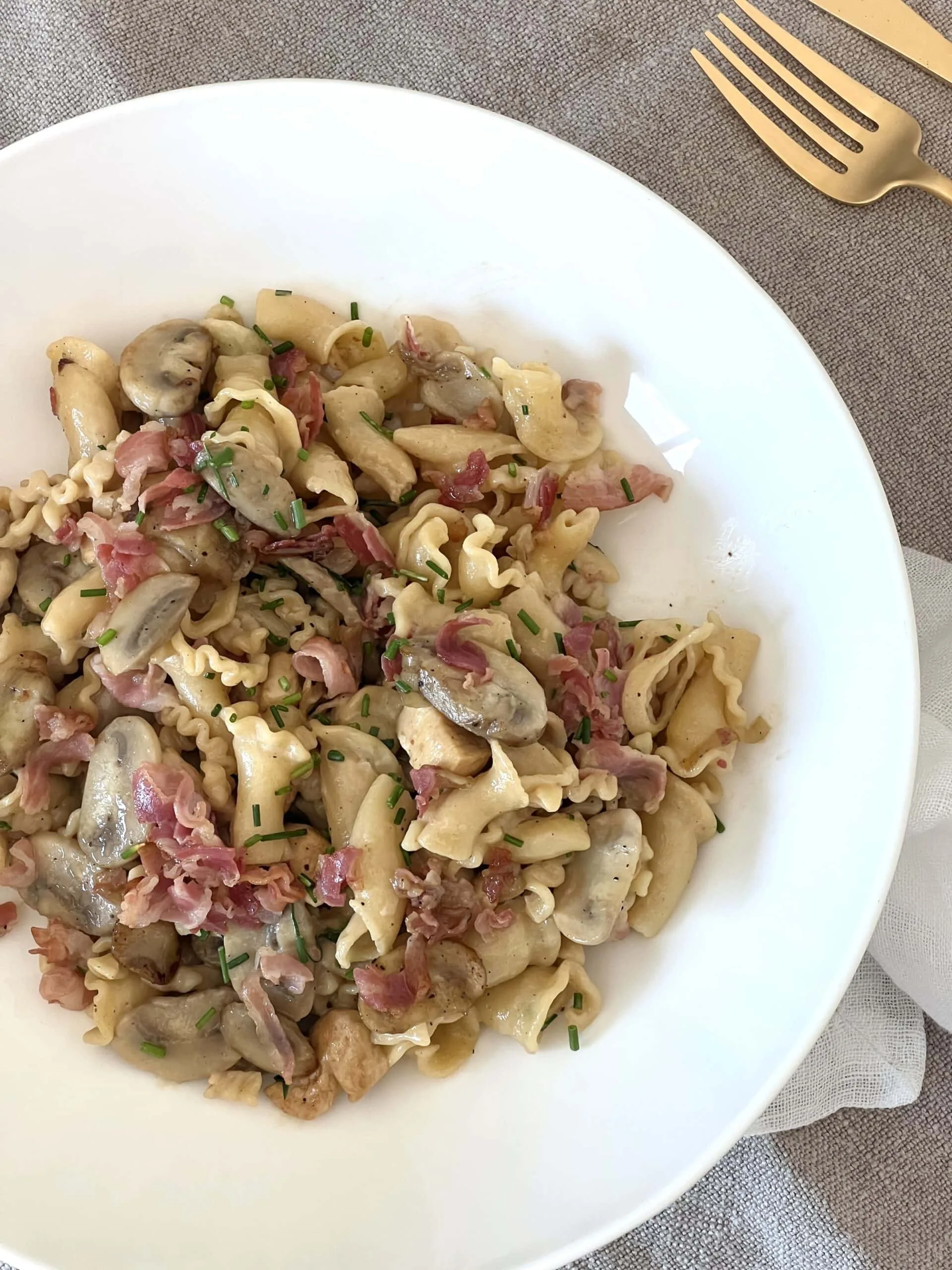 Giglio poulet, champignons et pancetta￼