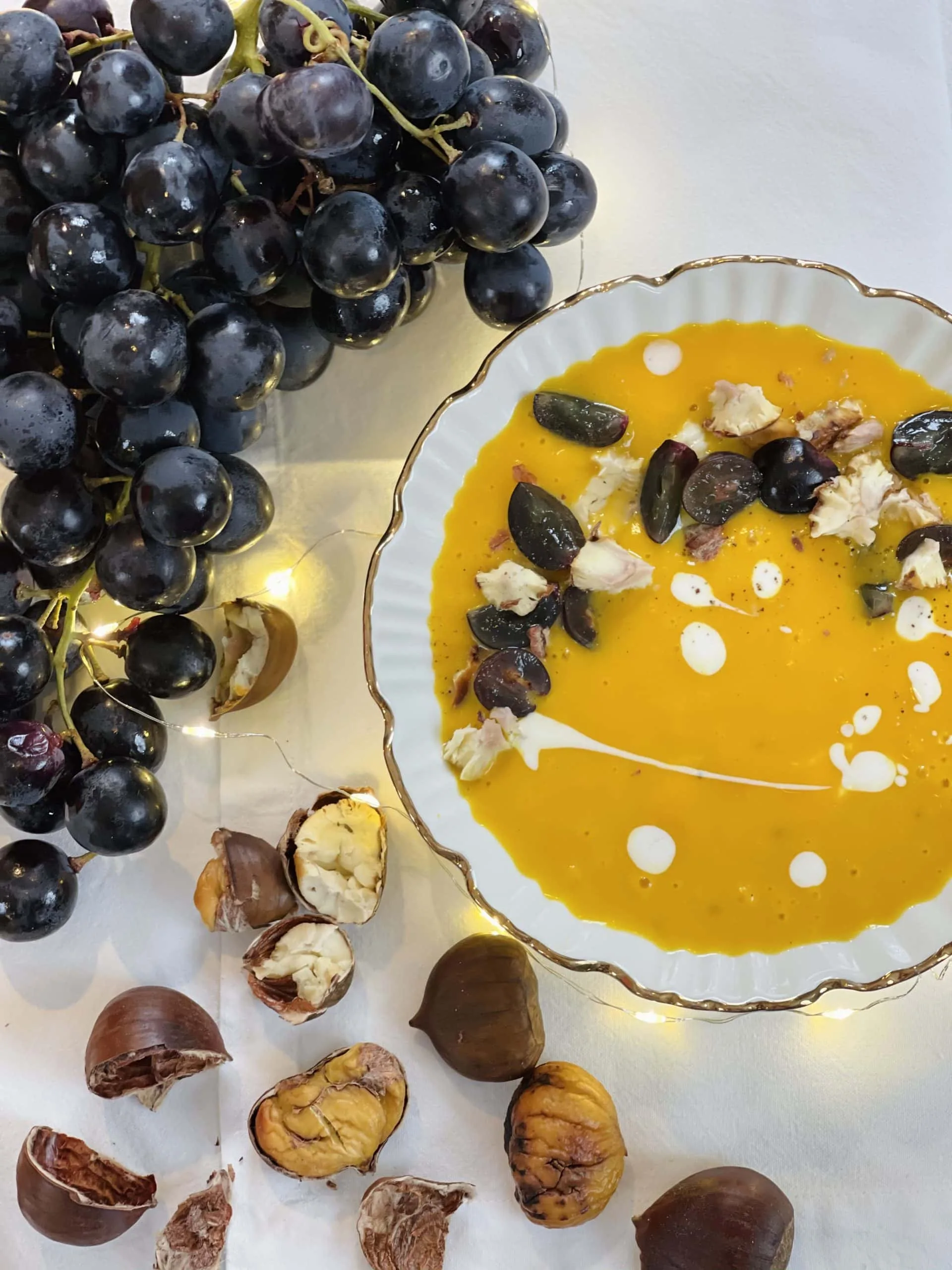 Potage de potimarron – raisins & châtaignes grillées