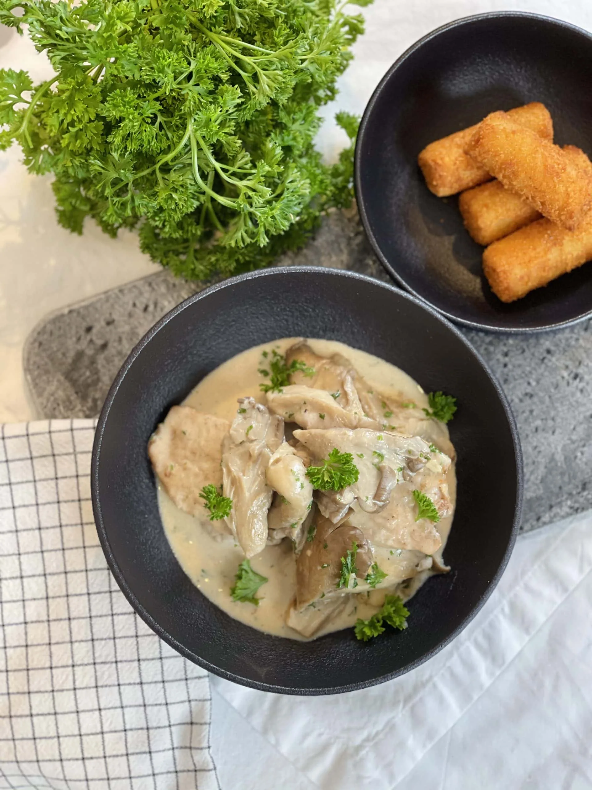 Sauté de veau – pleurotes à la crème et croquettes de pomme de terre