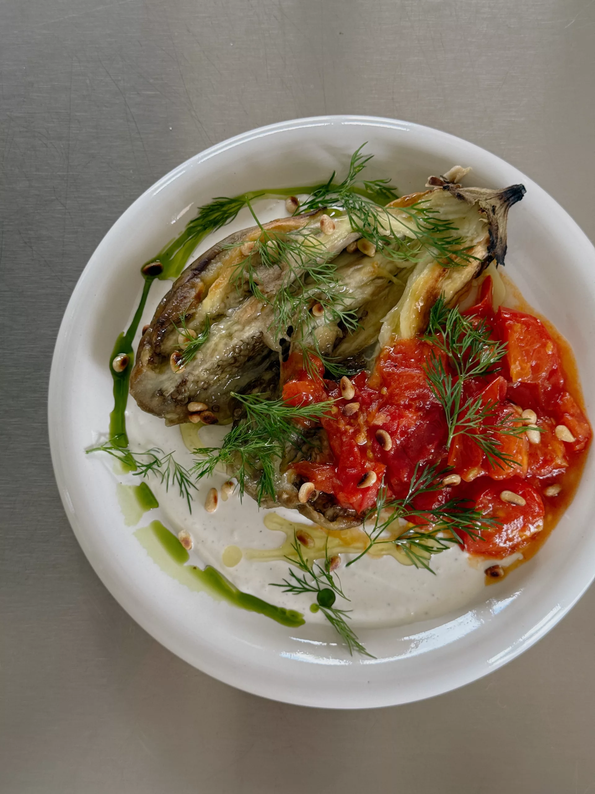Aubergines fumées et sauce au yaourt