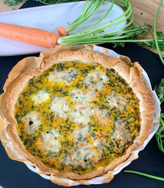 Quiche de fanes de carotte & bleu